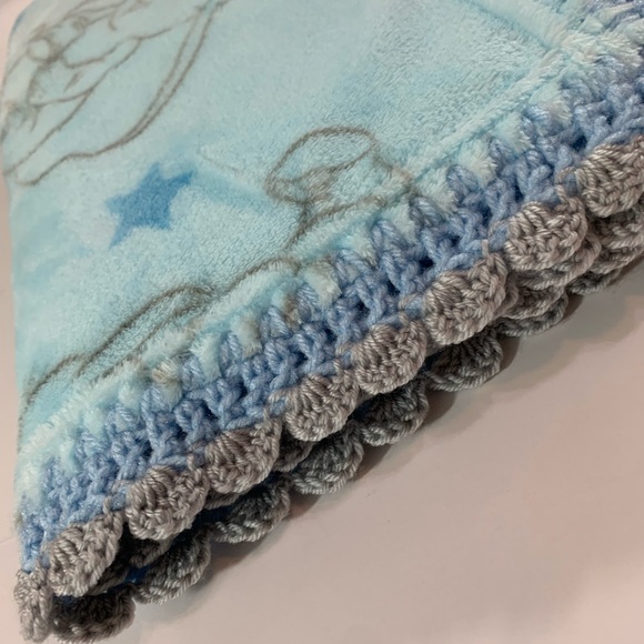 Disney Dumbo Crochet Baby Blanket Gift Set - Picture 6 of 14